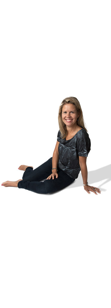 Ester-klein-371x1024